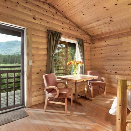 Summit Mountain Lodge And Steakhouse East Glacier Park Village Екстериор снимка