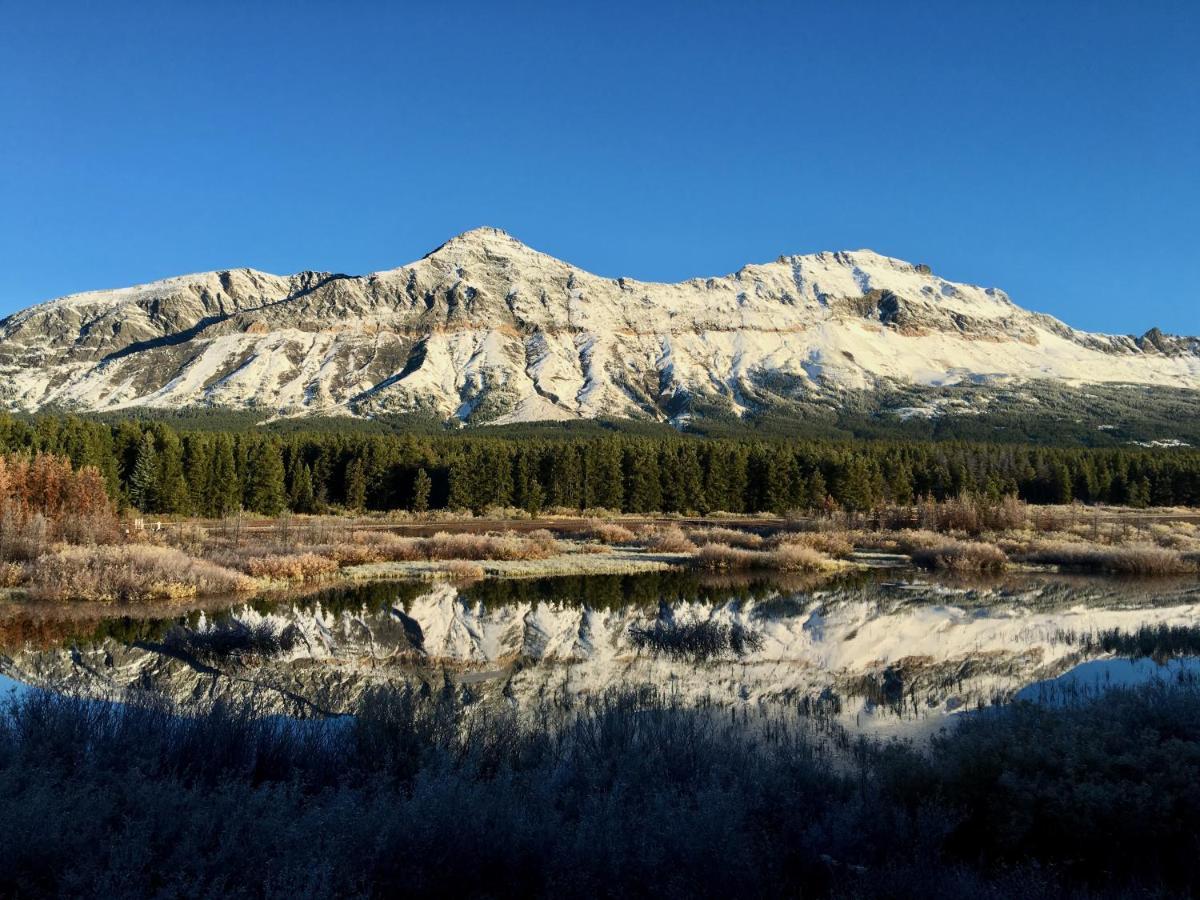 Summit Mountain Lodge And Steakhouse East Glacier Park Village Екстериор снимка