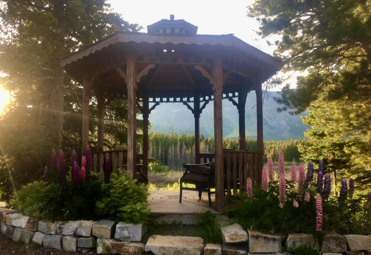 Summit Mountain Lodge And Steakhouse East Glacier Park Village Екстериор снимка