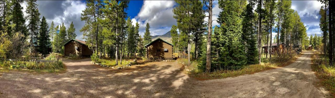 Summit Mountain Lodge And Steakhouse East Glacier Park Village Екстериор снимка