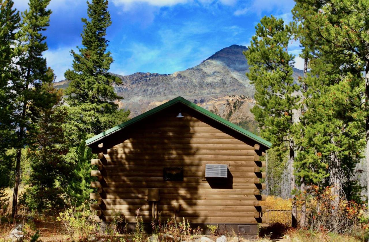 Summit Mountain Lodge And Steakhouse East Glacier Park Village Екстериор снимка