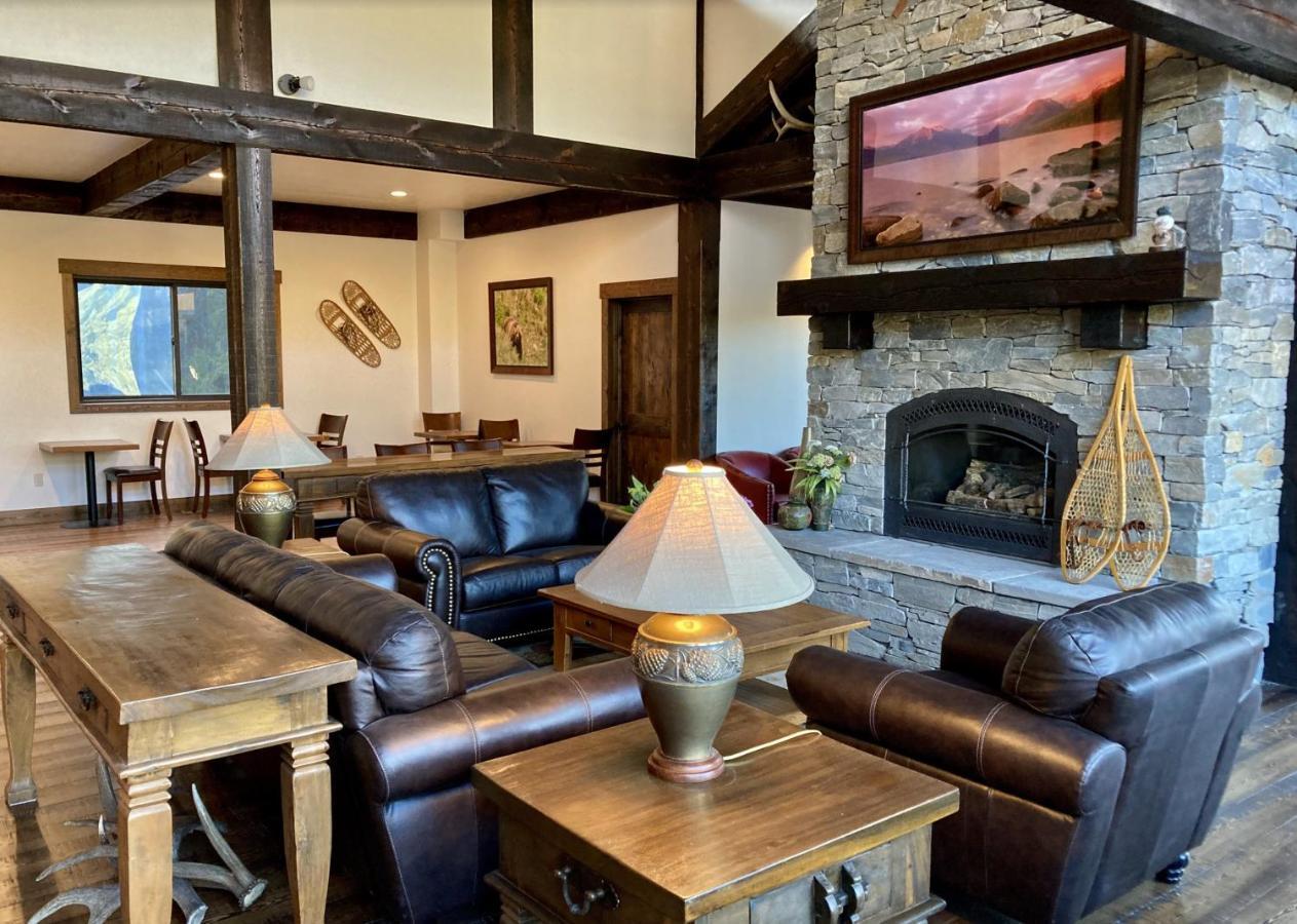 Summit Mountain Lodge And Steakhouse East Glacier Park Village Екстериор снимка