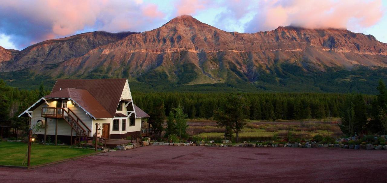 Summit Mountain Lodge And Steakhouse East Glacier Park Village Екстериор снимка