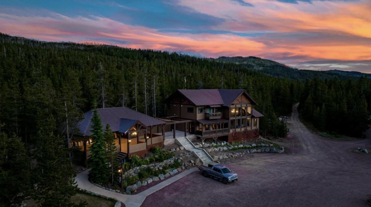 Summit Mountain Lodge And Steakhouse East Glacier Park Village Екстериор снимка