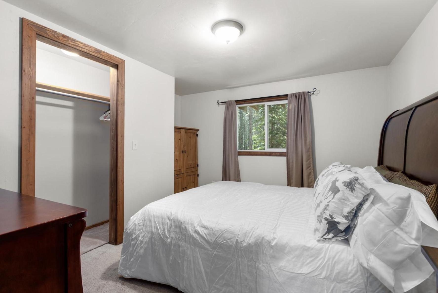 Summit Mountain Lodge And Steakhouse East Glacier Park Village Екстериор снимка