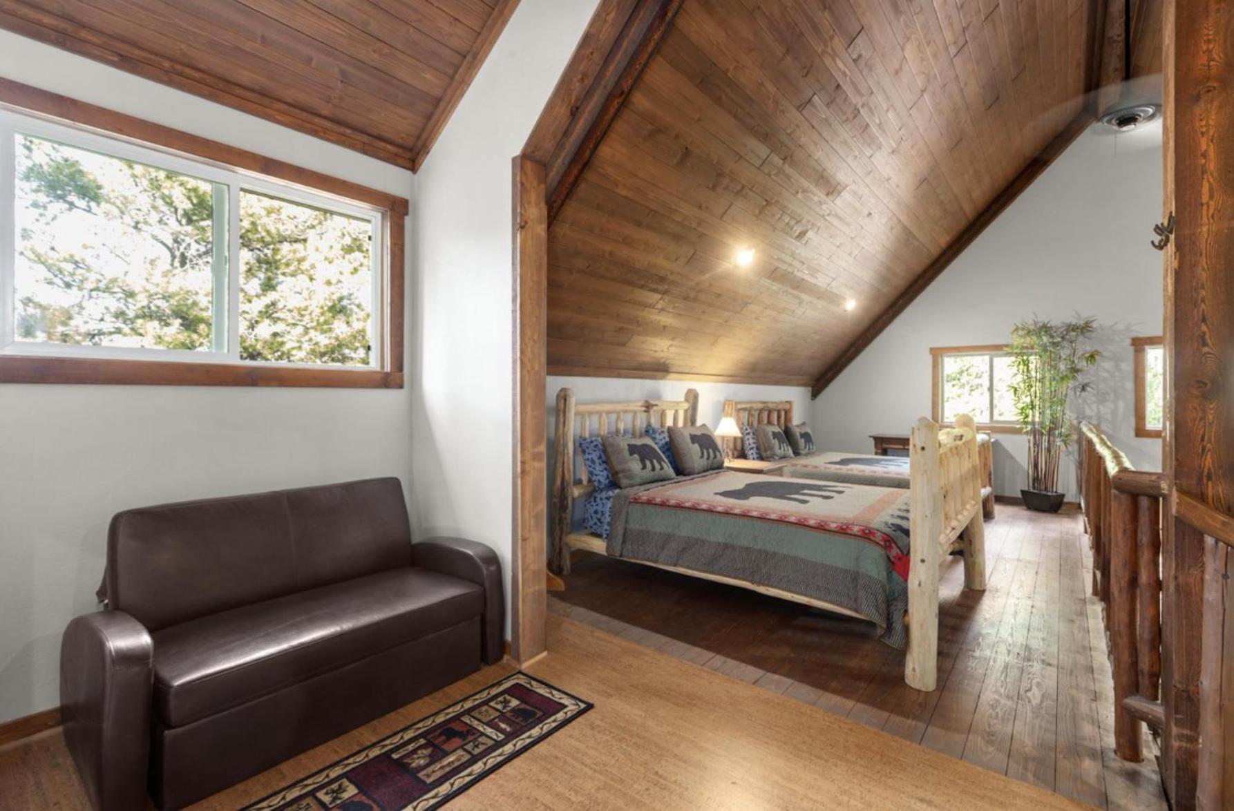 Summit Mountain Lodge And Steakhouse East Glacier Park Village Екстериор снимка