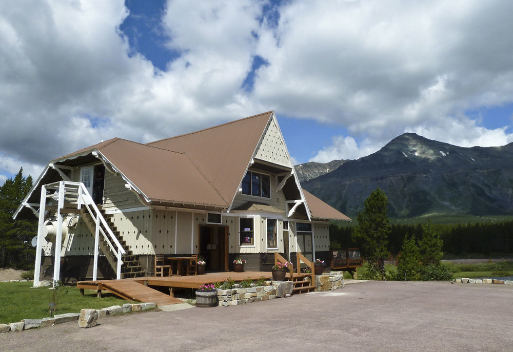 Summit Mountain Lodge And Steakhouse East Glacier Park Village Екстериор снимка
