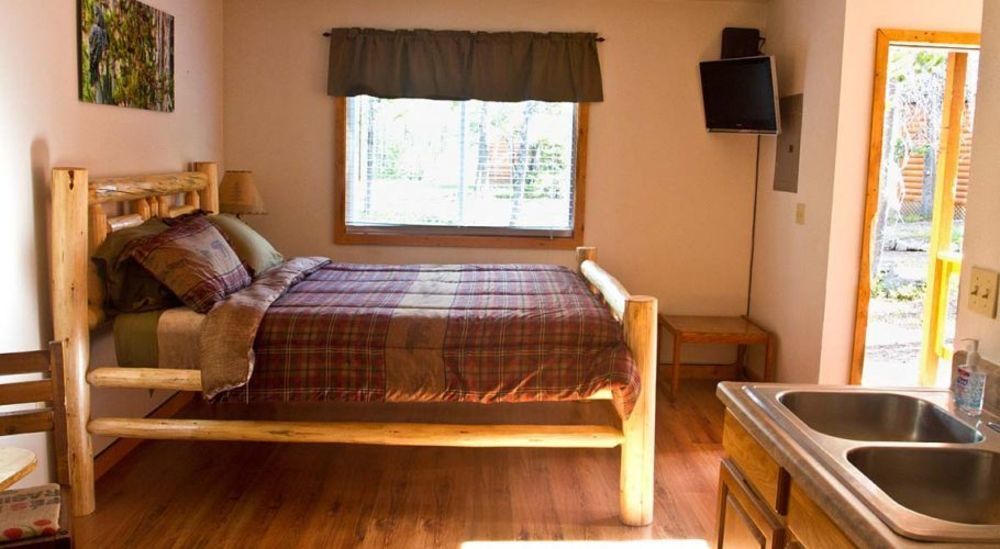 Summit Mountain Lodge And Steakhouse East Glacier Park Village Екстериор снимка