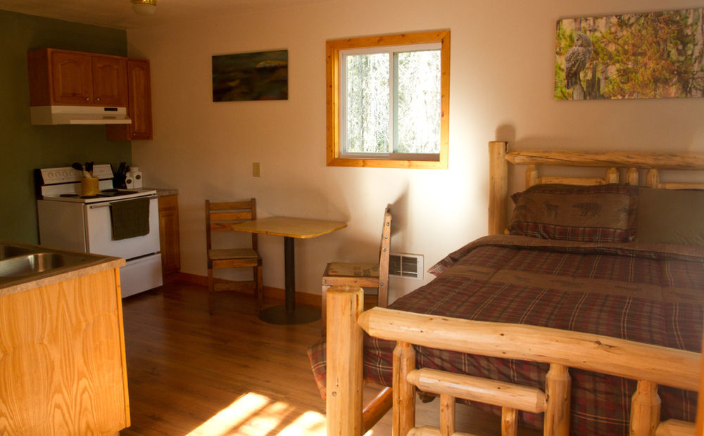 Summit Mountain Lodge And Steakhouse East Glacier Park Village Екстериор снимка